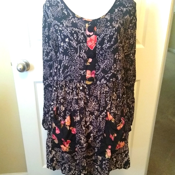 Kamellia floral print boho dress. Small - Picture 1 of 9